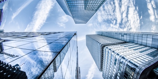 You Can Live a Dual Life – Use Cases and Solutions for a Hybrid World